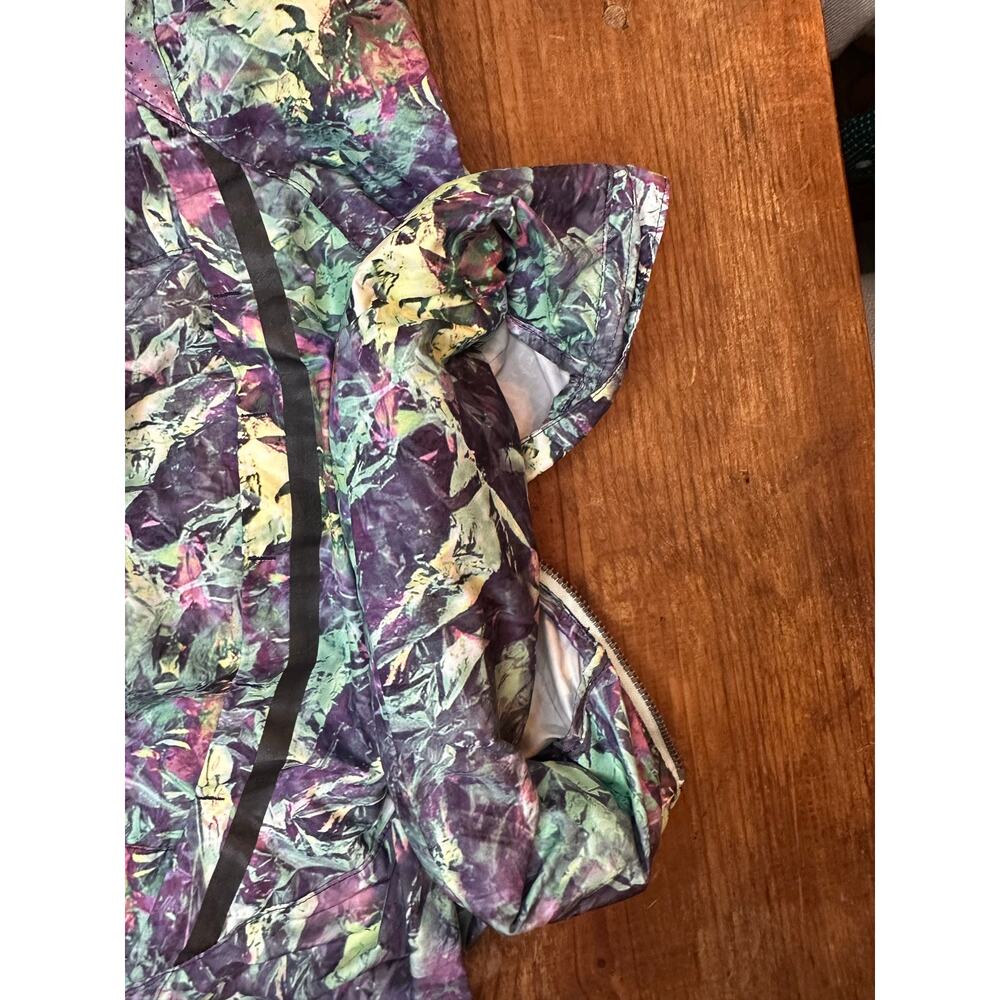 LULULEMON Miss Misty Lightweight Packable Wind Rain Jacket Hooded Iridescent SZ4 - Picture 13 of 15